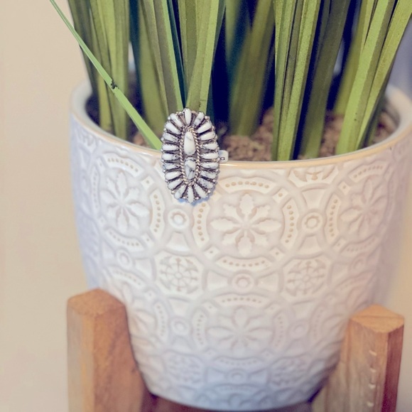 Jewelry - White Buffalo Navajo handmade ring 💍🤍🖤